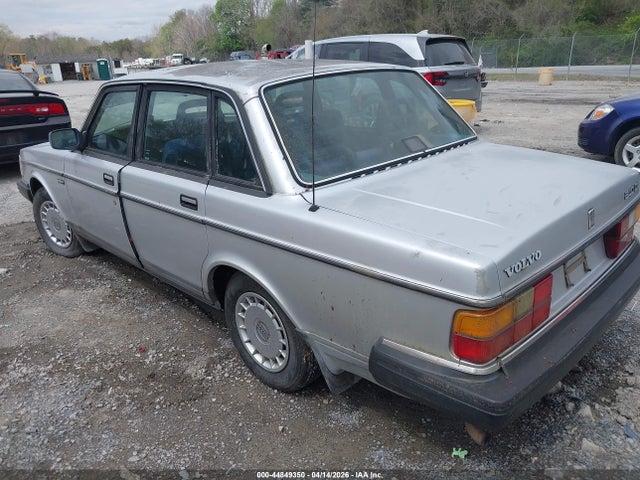 1990 Volvo 240 Dl მანქანა იყიდება აუქციონზე, vin: YV1AA8847L142237, აუქციონის ნომერი: 44849350