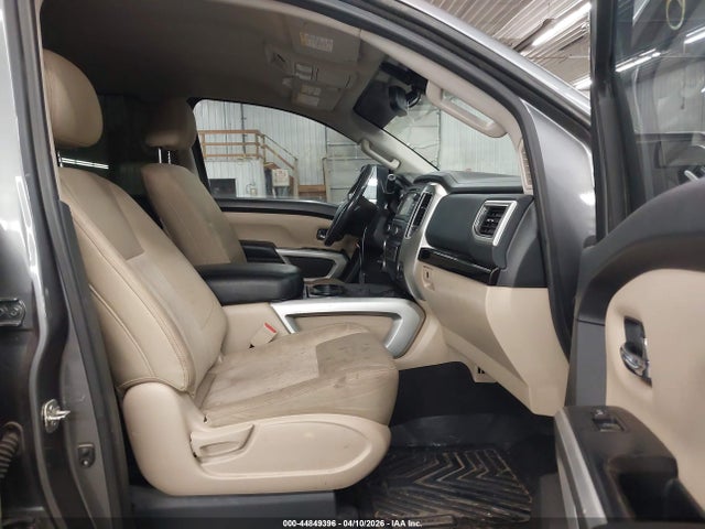 2017 NISSAN TITAN XD 1N6BA1F41HN565066 Photo 4