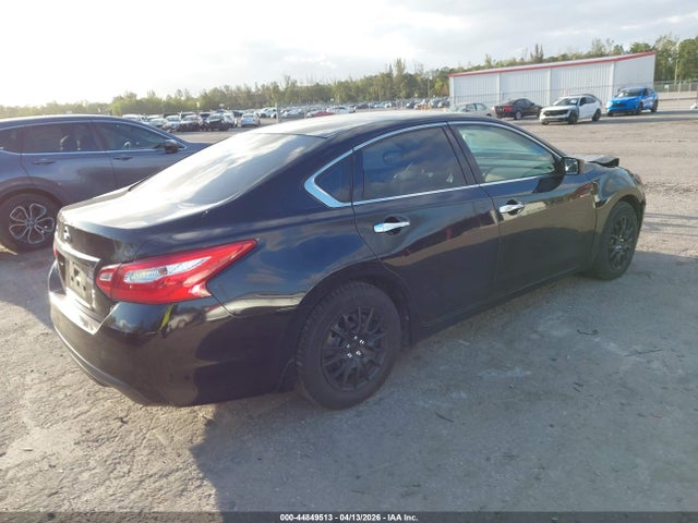 2017 Nissan Altima 2.5 S მანქანა იყიდება აუქციონზე, vin: 1N4AL3AP7HN334202, აუქციონის ნომერი: 44849513