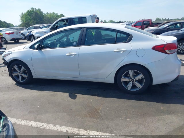 44849546 :رقم المزاد ، 3KPFL4A74JE200666 vin ، 2018 Kia Forte Lx مزاد بيع