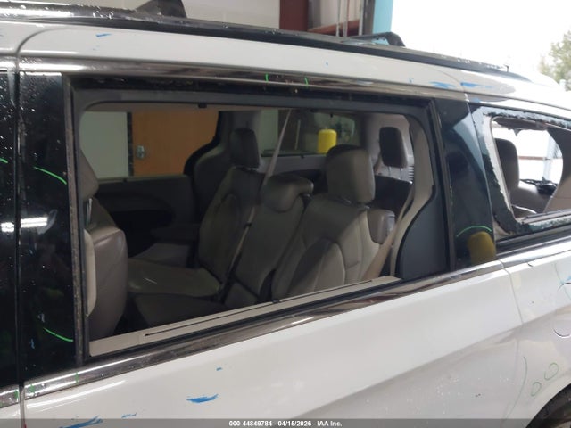 Auction sale of the 2018 Chrysler Pacifica Touring L, vin: 2C4RC1BG8JR217124, lot number: 44849784