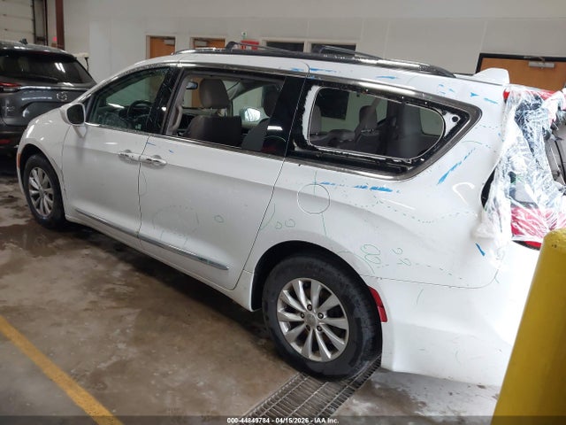 Auction sale of the 2018 Chrysler Pacifica Touring L, vin: 2C4RC1BG8JR217124, lot number: 44849784