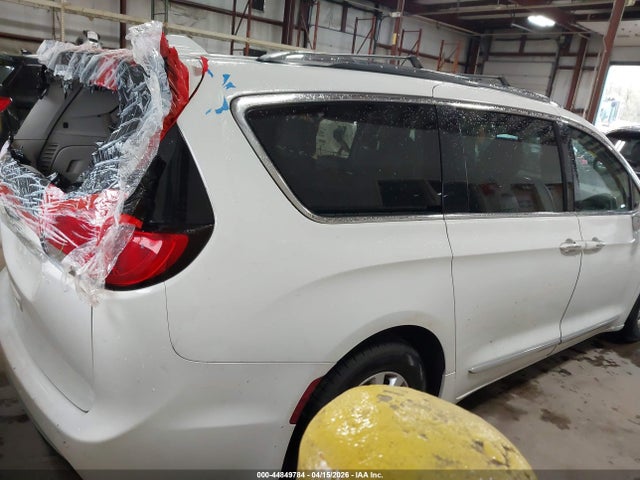 Auction sale of the 2018 Chrysler Pacifica Touring L, vin: 2C4RC1BG8JR217124, lot number: 44849784
