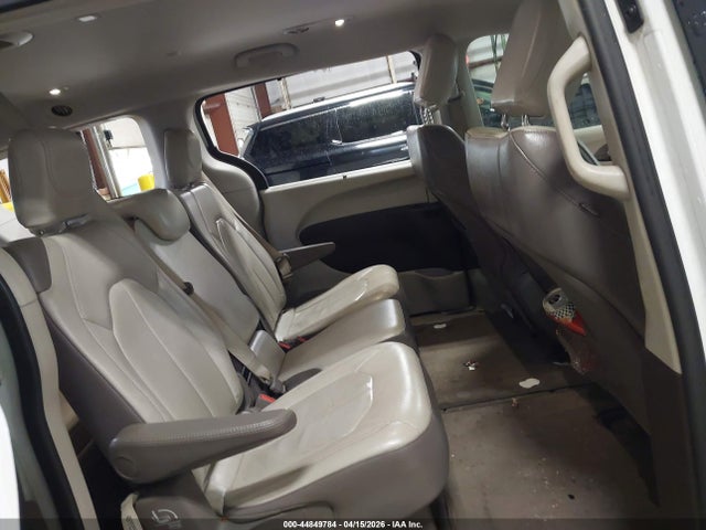 Auction sale of the 2018 Chrysler Pacifica Touring L, vin: 2C4RC1BG8JR217124, lot number: 44849784