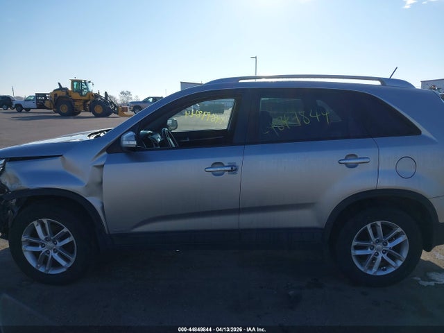 Продажа на аукционе авто 2015 Kia Sorento Lx, vin: 5XYKTDA68FG636646, номер лота: 44849844