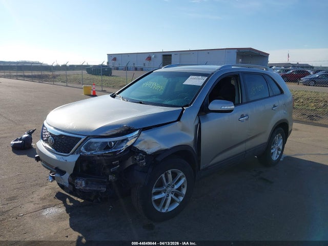Продажа на аукционе авто 2015 Kia Sorento Lx, vin: 5XYKTDA68FG636646, номер лота: 44849844