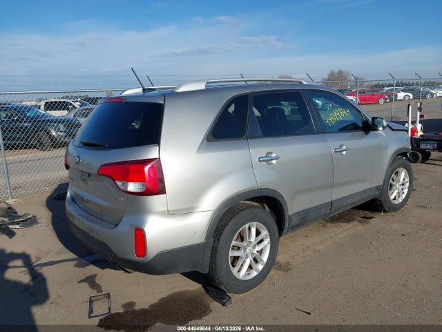 Продажа на аукционе авто 2015 Kia Sorento Lx, vin: 5XYKTDA68FG636646, номер лота: 44849844