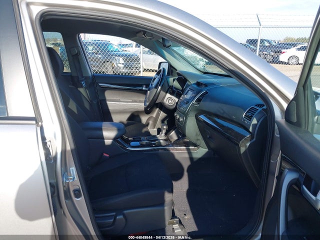 Продажа на аукционе авто 2015 Kia Sorento Lx, vin: 5XYKTDA68FG636646, номер лота: 44849844