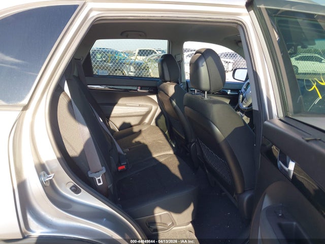 Продажа на аукционе авто 2015 Kia Sorento Lx, vin: 5XYKTDA68FG636646, номер лота: 44849844
