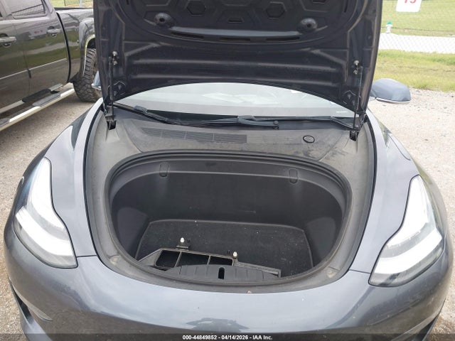 44849852 :رقم المزاد ، 5YJ3E1EB6KF386510 vin ، 2019 Tesla Model 3 Long Range/performance مزاد بيع