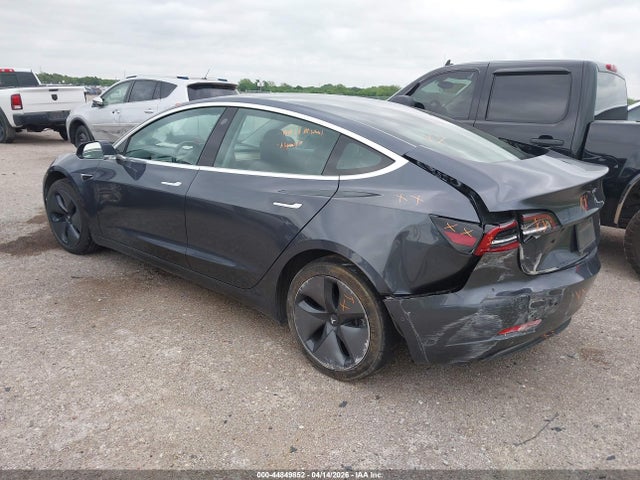 44849852 :رقم المزاد ، 5YJ3E1EB6KF386510 vin ، 2019 Tesla Model 3 Long Range/performance مزاد بيع