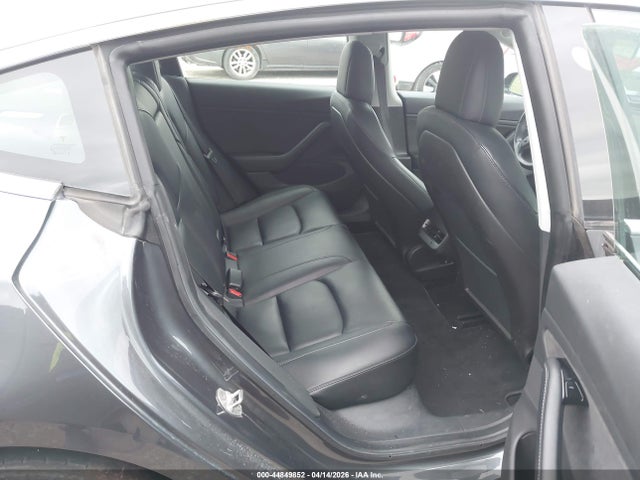 44849852 :رقم المزاد ، 5YJ3E1EB6KF386510 vin ، 2019 Tesla Model 3 Long Range/performance مزاد بيع