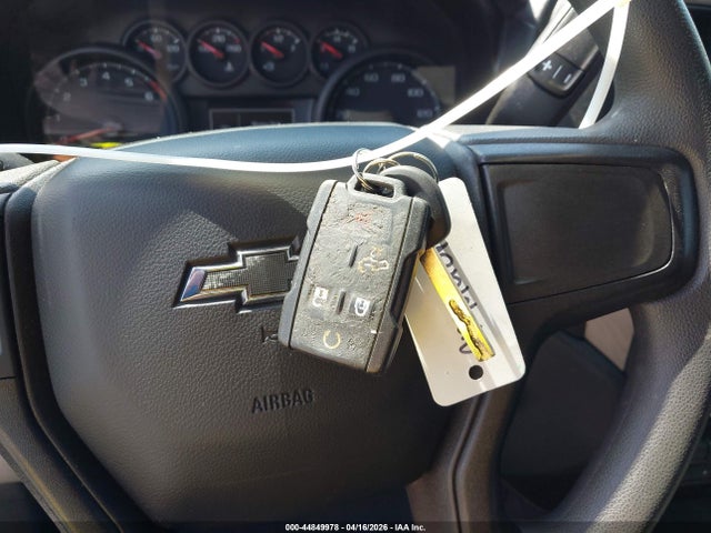 44849978 :رقم المزاد ، 3GCPYCEF0MG191636 vin ، 2021 Chevrolet Silverado 1500 4wd  Short Bed Custom Trail Boss مزاد بيع