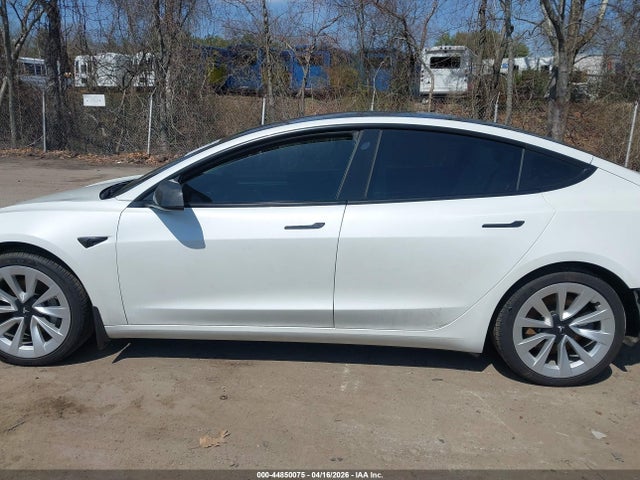 Продажа на аукционе авто 2022 Tesla Model 3 Long Range Dual Motor All-wheel Drive, vin: 5YJ3E1EB6NF164215, номер лота: 44850075