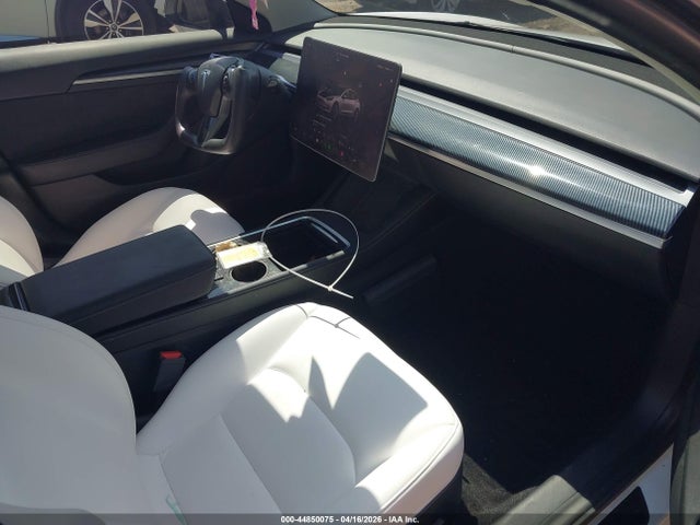 Продажа на аукционе авто 2022 Tesla Model 3 Long Range Dual Motor All-wheel Drive, vin: 5YJ3E1EB6NF164215, номер лота: 44850075
