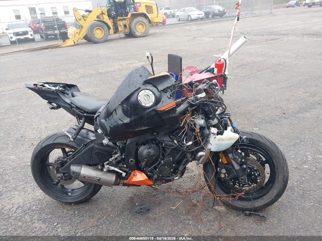 Yamaha YZFR6 2020 JYARJ28E5LA006855 Image 11