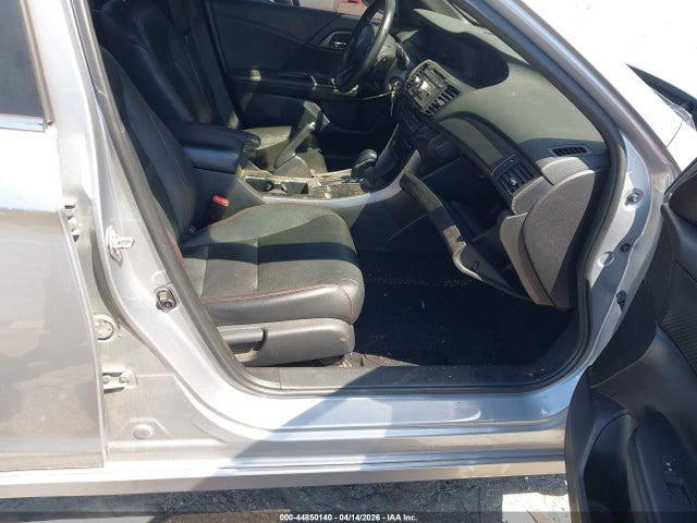 Продажа на аукционе авто 2017 Honda Accord Sport Se, vin: 1HGCR2F1XHA283674, номер лота: 44850140