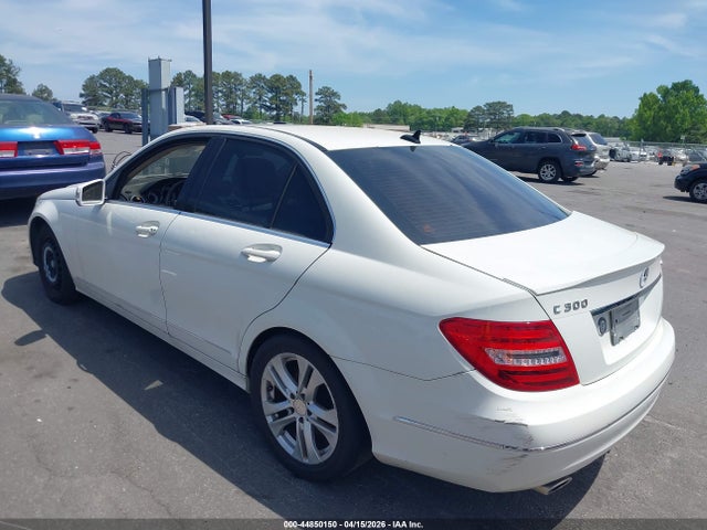 44850150 :رقم المزاد ، WDDGF8BBXCR231052 vin ، 2012 Mercedes-benz C 300 Luxury 4matic مزاد بيع