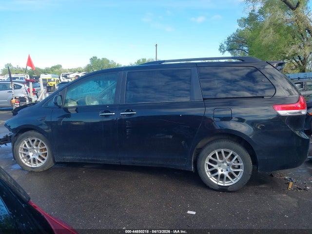 Aukcja sprzedaży 2011 Toyota Sienna Xle, vin: 5TDDK3DC5BS010458, numer aukcji: 44850218
