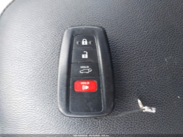 2T3P1RFV0KC029601 Toyota Rav4 Xle