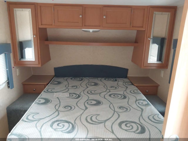 Продаж на аукціоні авто 2005 Dutchmen Lite, vin: 47CTD9P285M421850, номер лоту: 44850264