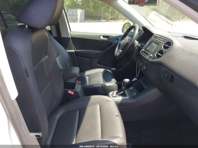 44850275 :رقم المزاد ، WVGRV7AX0HW508373 vin ، 2017 Volkswagen Tiguan 2.0t Wolfsburg Edition مزاد بيع