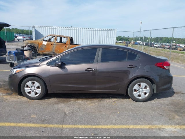 Aukcja sprzedaży 2017 Kia Forte Lx, vin: 3KPFK4A76HE152701, numer aukcji: 44850291