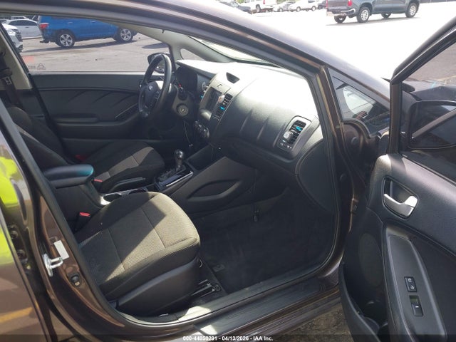 Aukcja sprzedaży 2017 Kia Forte Lx, vin: 3KPFK4A76HE152701, numer aukcji: 44850291
