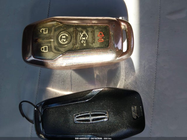 2016 Lincoln Mkx Select მანქანა იყიდება აუქციონზე, vin: 2LMTJ6KR3GBL52135, აუქციონის ნომერი: 44850322