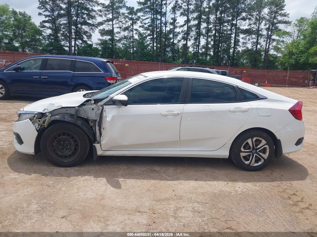 Aukcja sprzedaży 2018 Honda Civic Lx, vin: 2HGFC2F52JH519808, numer aukcji: 44850331