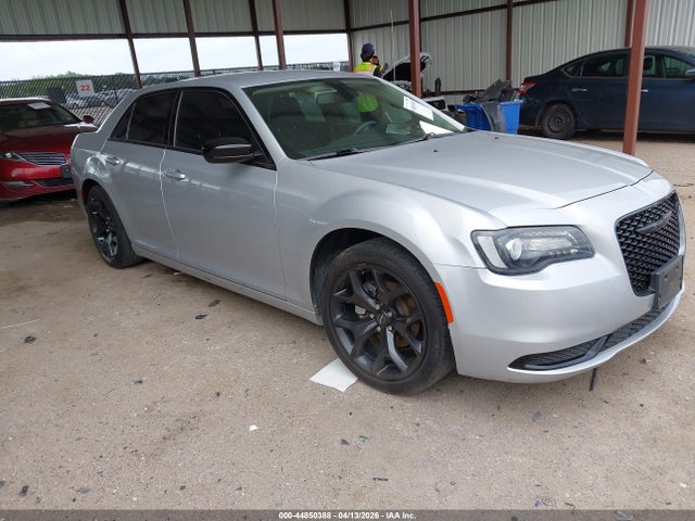2021 Chrysler 300 Touring მანქანა იყიდება აუქციონზე, vin: 2C3CCAAG0MH592379, აუქციონის ნომერი: 44850388
