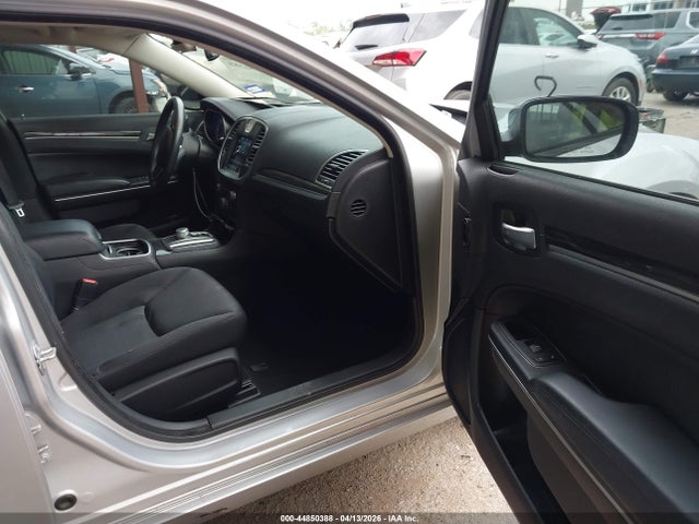 Продажа на аукционе авто 2021 Chrysler 300 Touring, vin: 2C3CCAAG0MH592379, номер лота: 44850388