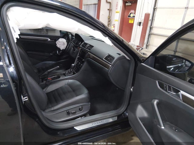 Продаж на аукціоні авто 2018 Volkswagen Passat 2.0t Sel Premium, vin: 1VWCA7A37JC010615, номер лоту: 44850448