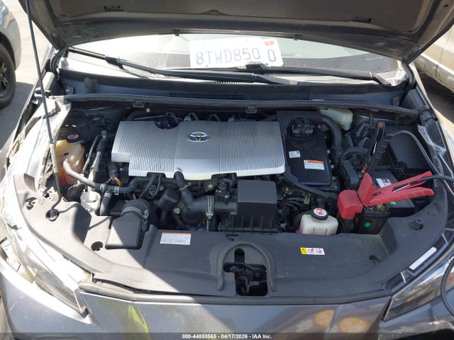 JTDKARFU3K3077032 Toyota Prius Le
