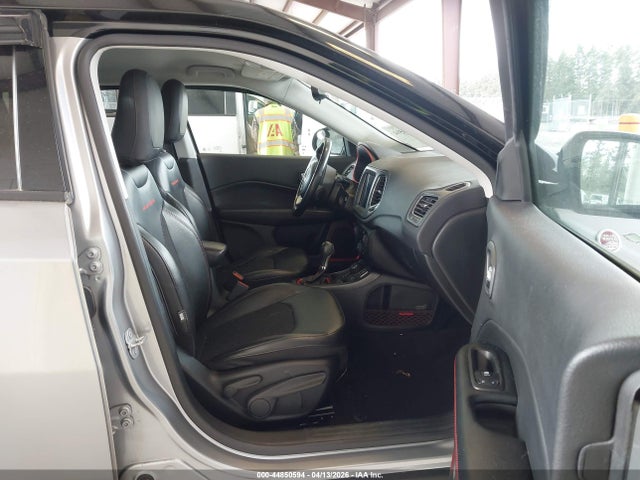 44850594 :رقم المزاد ، 3C4NJDDB8LT151598 vin ، 2020 Jeep Compass Trailhawk 4x4 مزاد بيع
