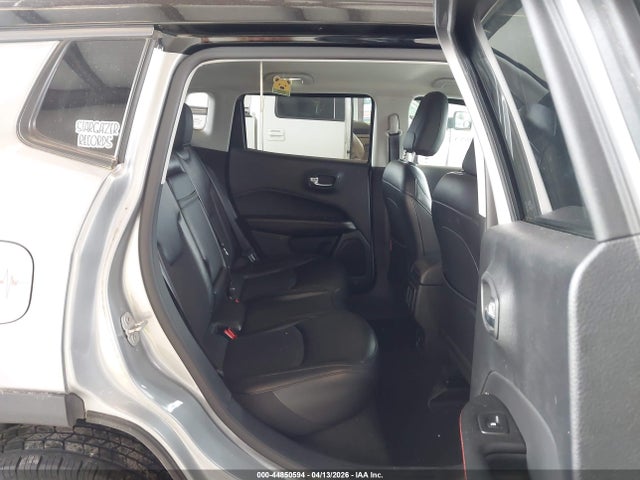 44850594 :رقم المزاد ، 3C4NJDDB8LT151598 vin ، 2020 Jeep Compass Trailhawk 4x4 مزاد بيع