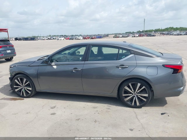 1N4BL4CV2NN389870 Nissan Altima Sr Fwd