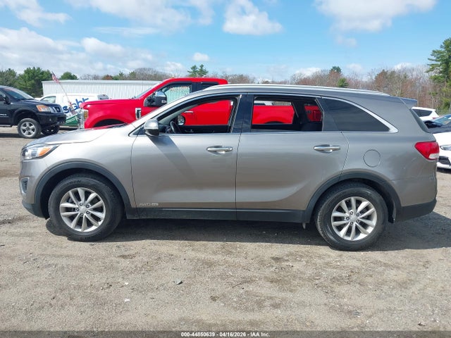 5XYPGDA50GG177423 KIA Sorento 3.3l Lx