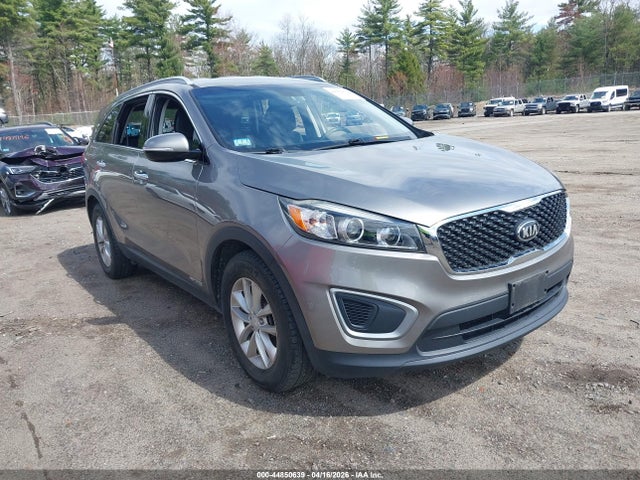 5XYPGDA50GG177423 KIA Sorento 3.3l Lx