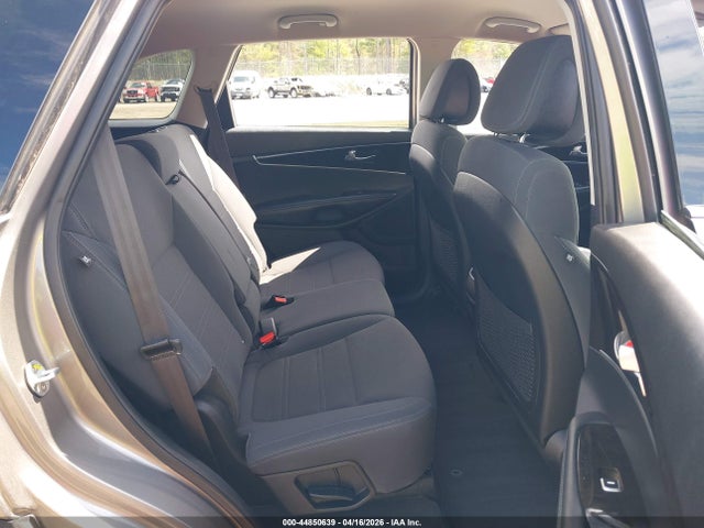 5XYPGDA50GG177423 KIA Sorento 3.3l Lx