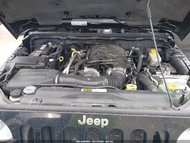 2015 Jeep Wrangler Unlimited Sahara მანქანა იყიდება აუქციონზე, vin: 1C4BJWEG1FL551656, აუქციონის ნომერი: 44850681
