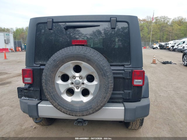 2015 Jeep Wrangler Unlimited Sahara მანქანა იყიდება აუქციონზე, vin: 1C4BJWEG1FL551656, აუქციონის ნომერი: 44850681