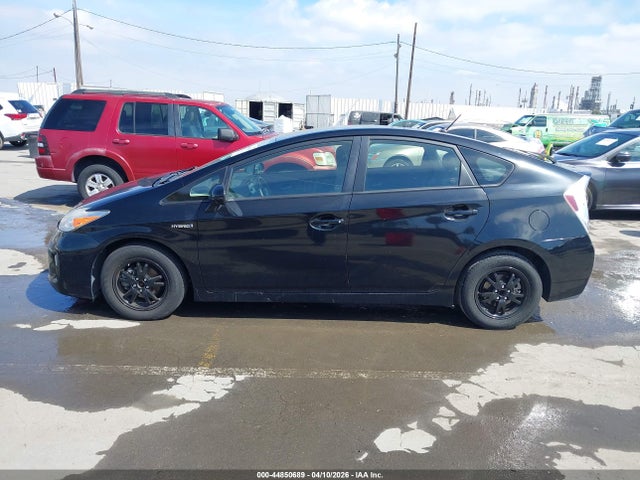 JTDKN3DU4F1961843 Toyota Prius Two