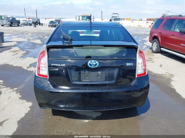 JTDKN3DU4F1961843 Toyota Prius Two