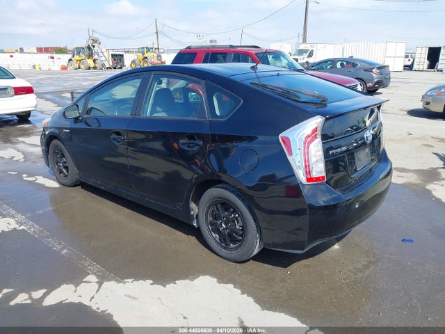 2015 TOYOTA PRIUS JTDKN3DU4F1961843 Photo 2