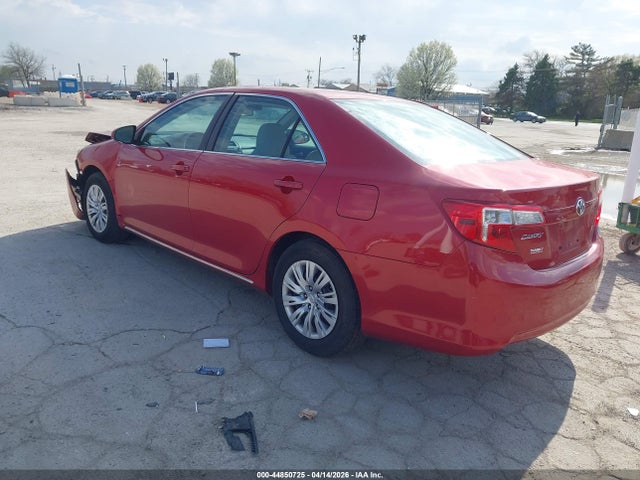 44850725 :رقم المزاد ، 4T1BF1FK0DU704621 vin ، 2013 Toyota Camry Le مزاد بيع