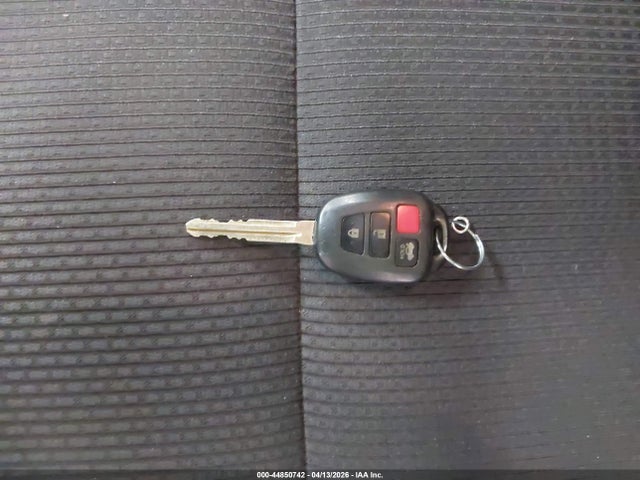 44850742 :رقم المزاد ، 4T1BF1FK8GU240398 vin ، 2016 Toyota Camry Se مزاد بيع