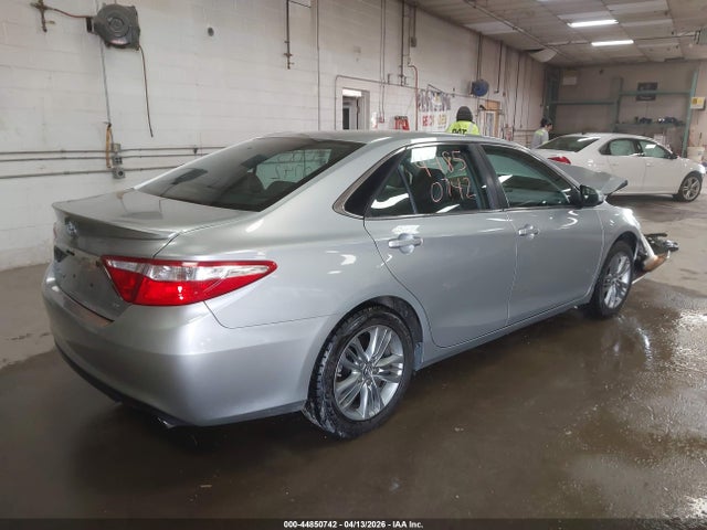 44850742 :رقم المزاد ، 4T1BF1FK8GU240398 vin ، 2016 Toyota Camry Se مزاد بيع