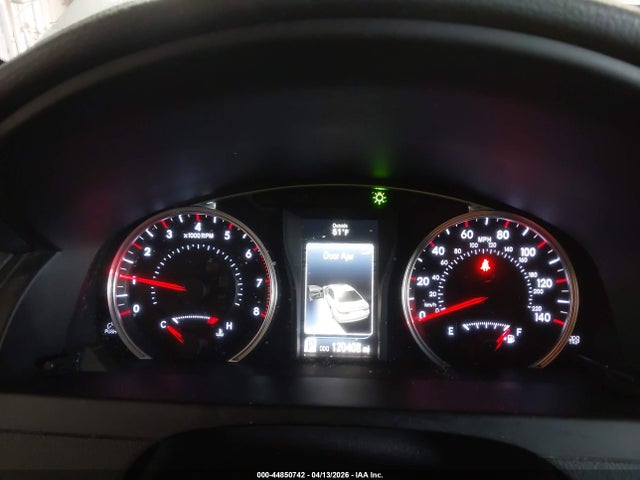 44850742 :رقم المزاد ، 4T1BF1FK8GU240398 vin ، 2016 Toyota Camry Se مزاد بيع