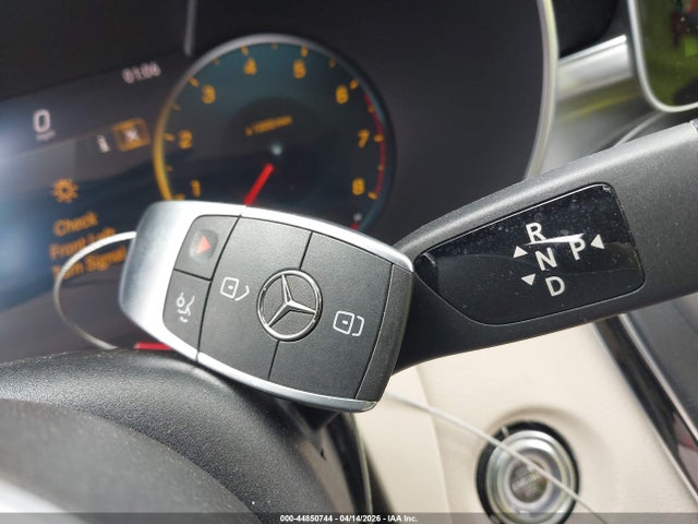 44850744 :رقم المزاد ، 55SWF8DB8KU307521 vin ، 2019 Mercedes-benz C 300 مزاد بيع